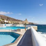 Home2book Relax Caletillas, Terrace & Pool 坎德拉里亚